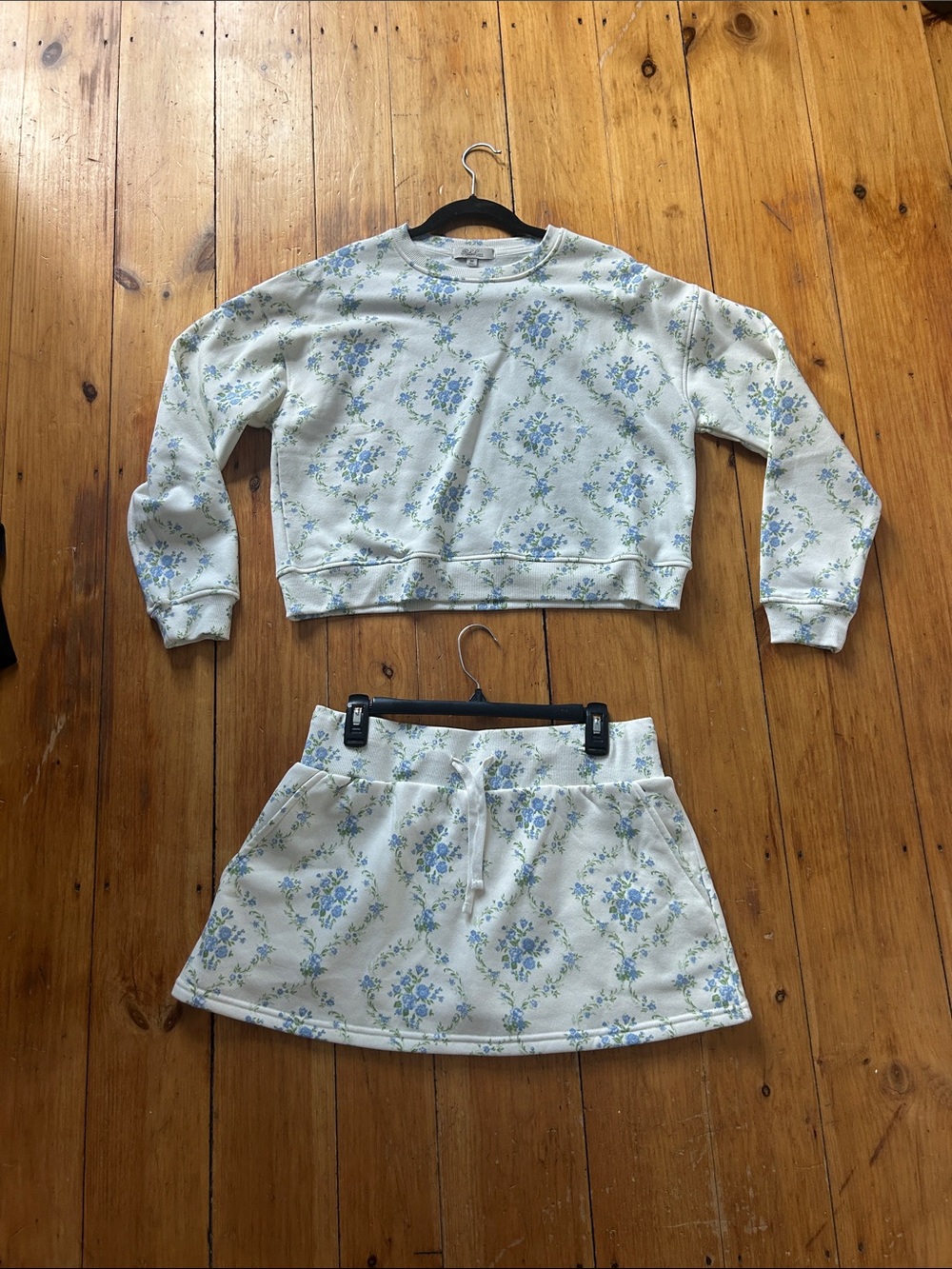 Women's Floral Crop Sweatshirt and Skirt Set - Blue on Crea